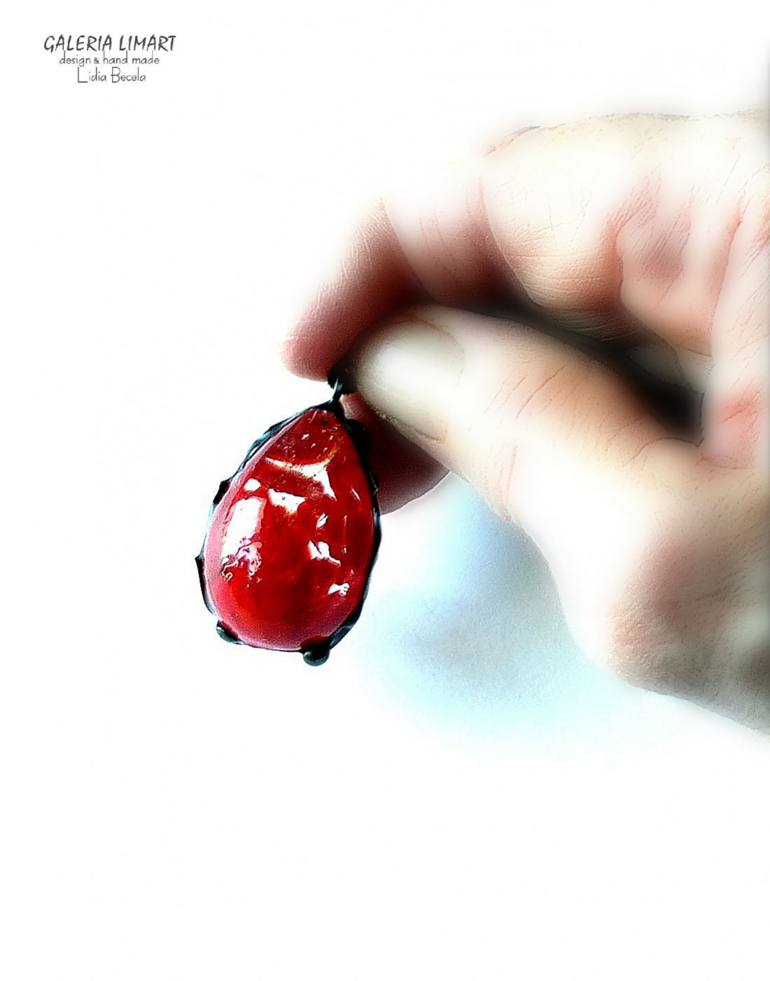 Czerwony wisior Magiczny ze szkła ręcznie przetopionego PREZENT handmade